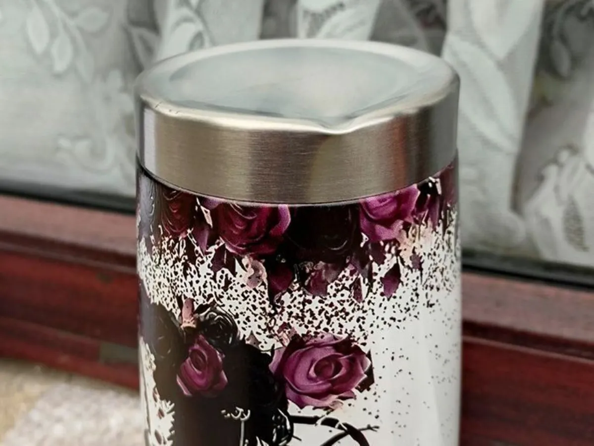 20oz FANCY DRINKS FLASK (BRAND NEW) WITH DAMAGE. - Image 4