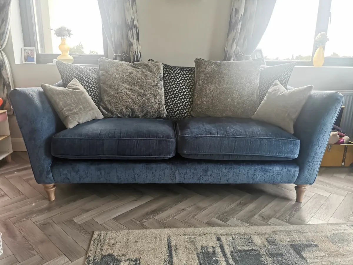 Sofa/couch & snuggle seat - Image 2