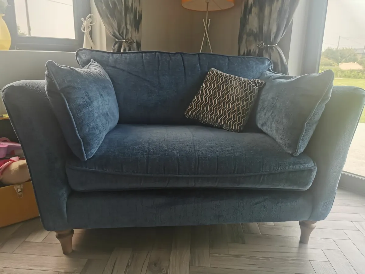Sofa/couch & snuggle seat - Image 3