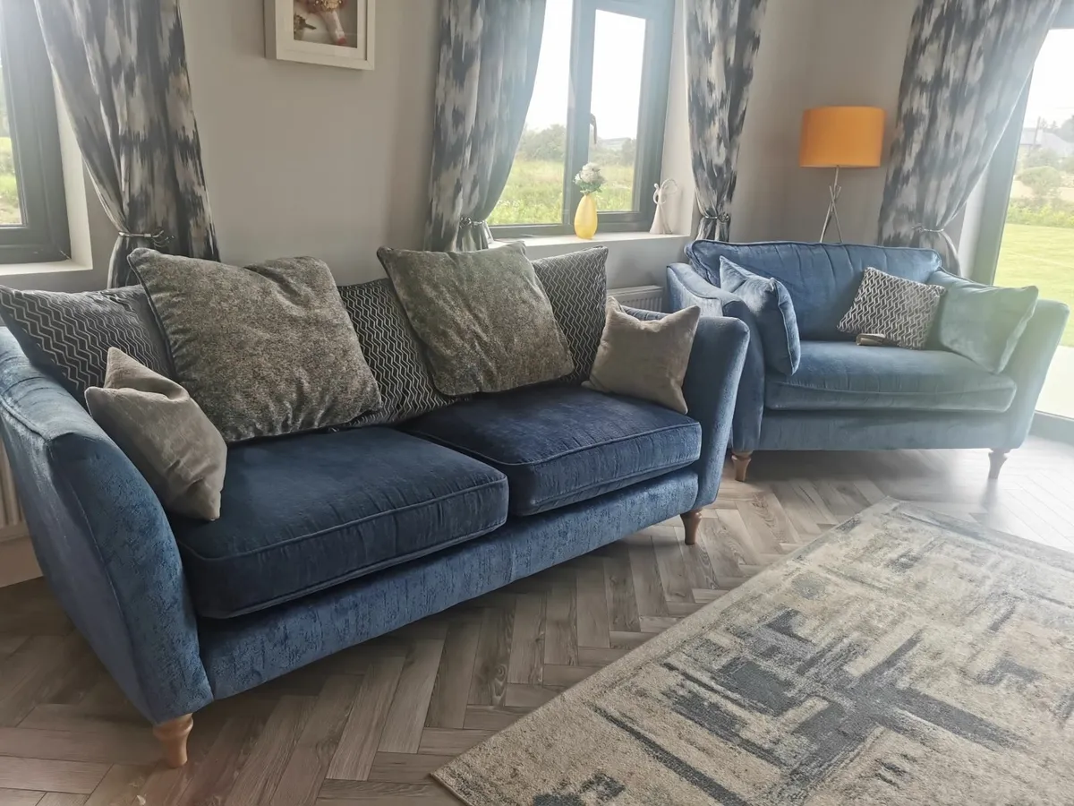 Sofa/couch & snuggle seat - Image 1