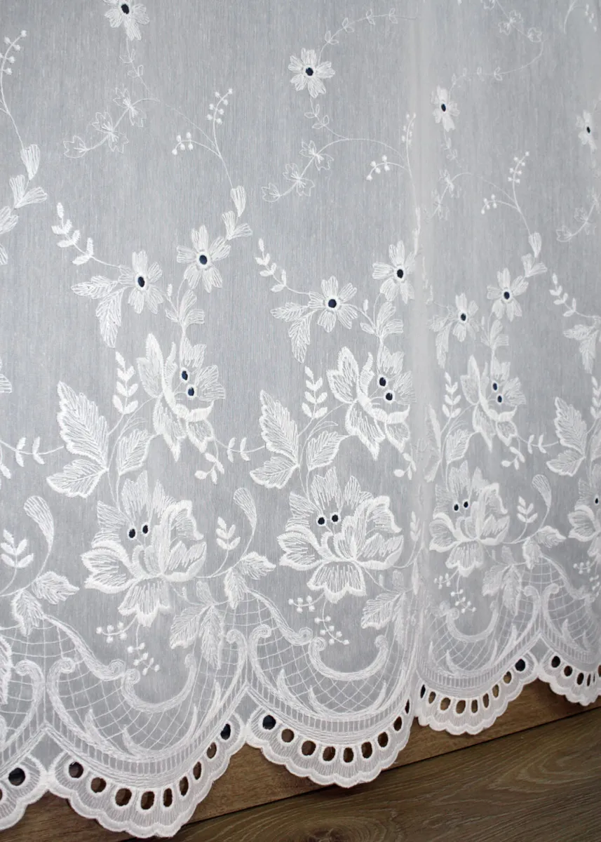 Lace curtain