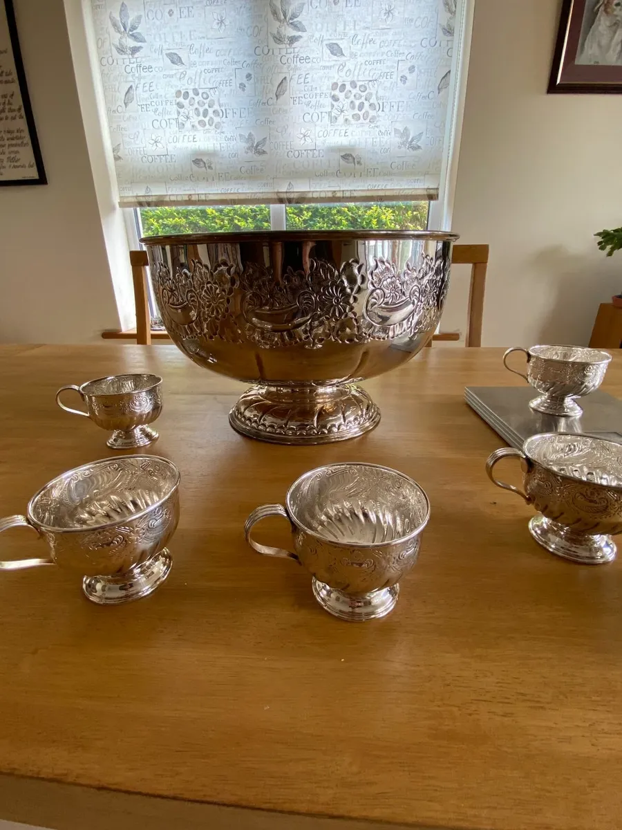1950s Viners Carleys Bridge, Enniscorthy Punch Set - Image 2