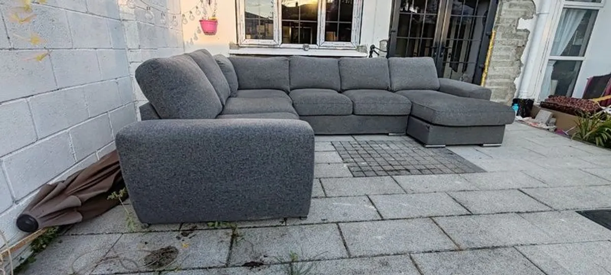 Large grey sofa - Image 1
