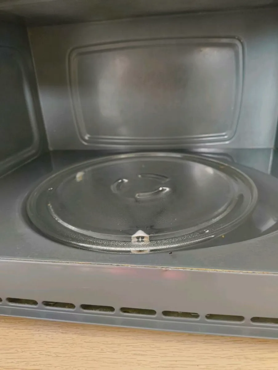 Integrated Microwave Oven 750W - Image 4