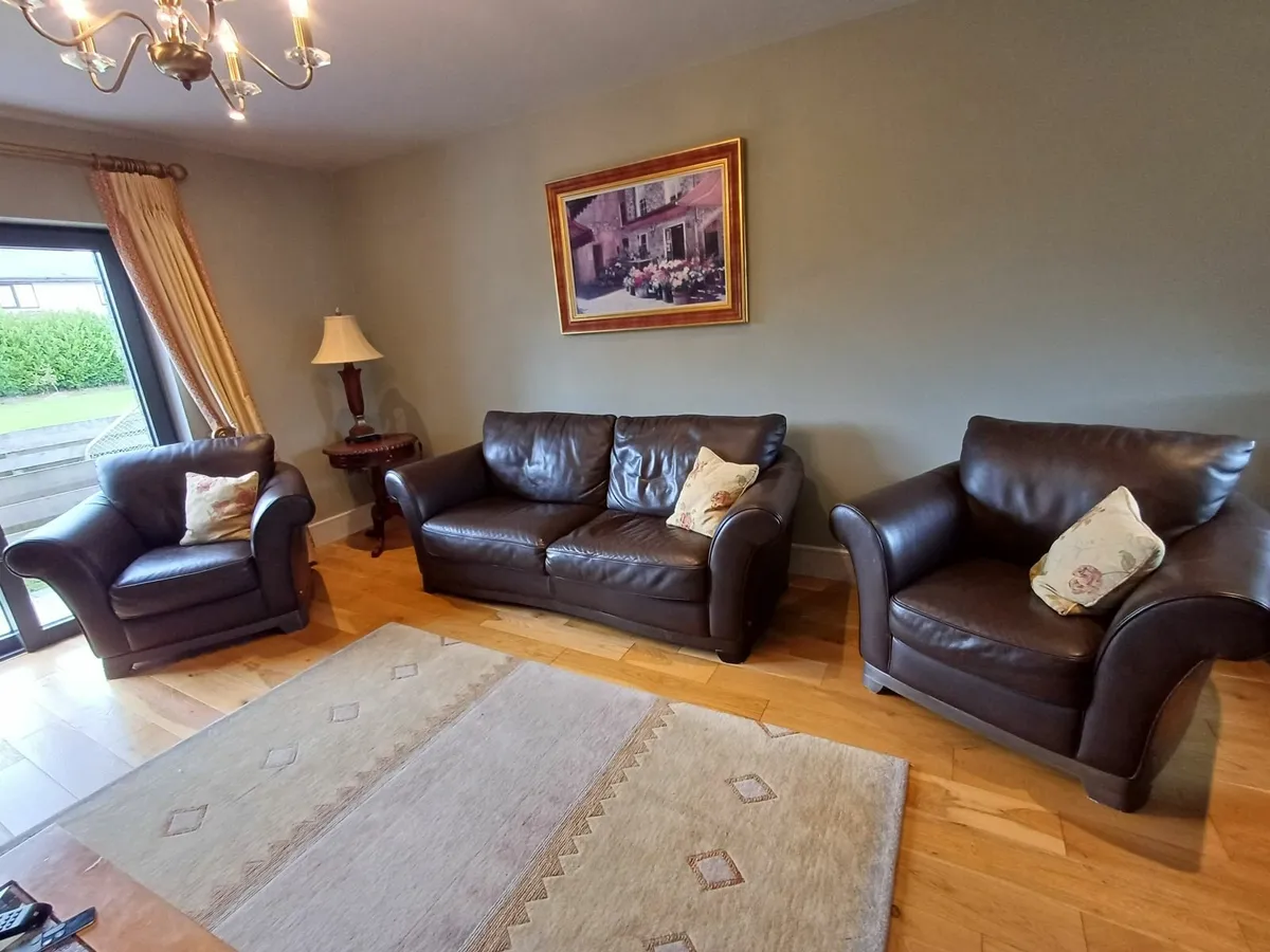 Couch in good condition - Image 1