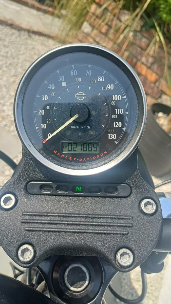 Harley Davidson Iron 883 - Image 2