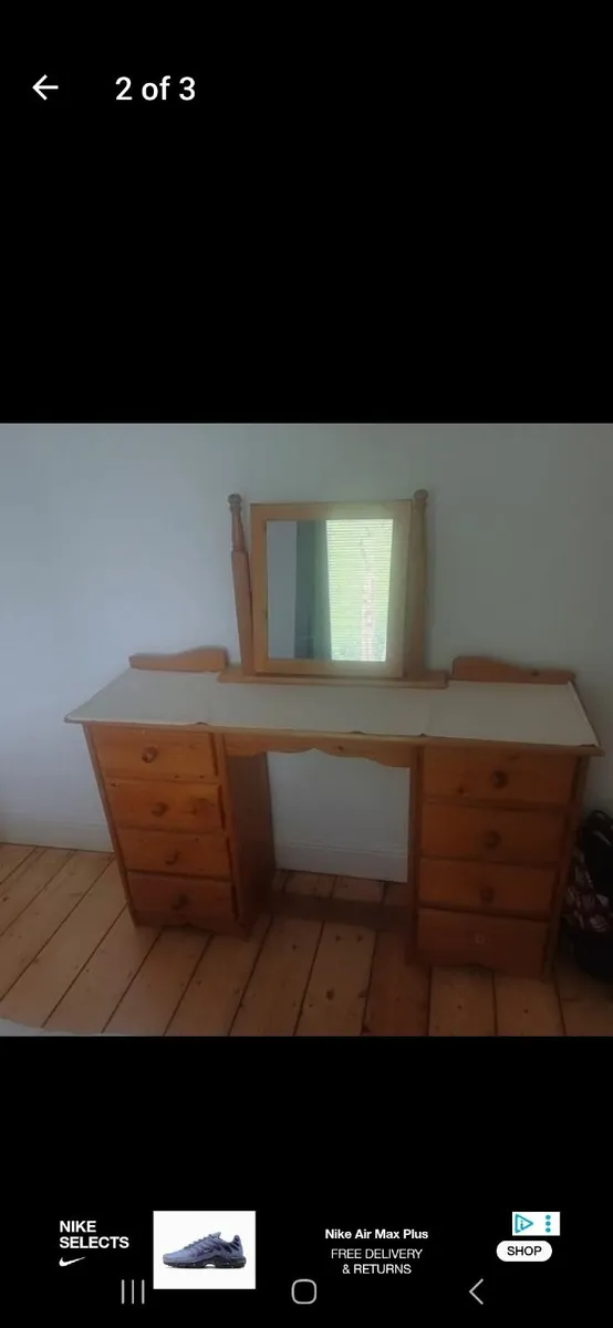 Dresser and mirror - Image 1