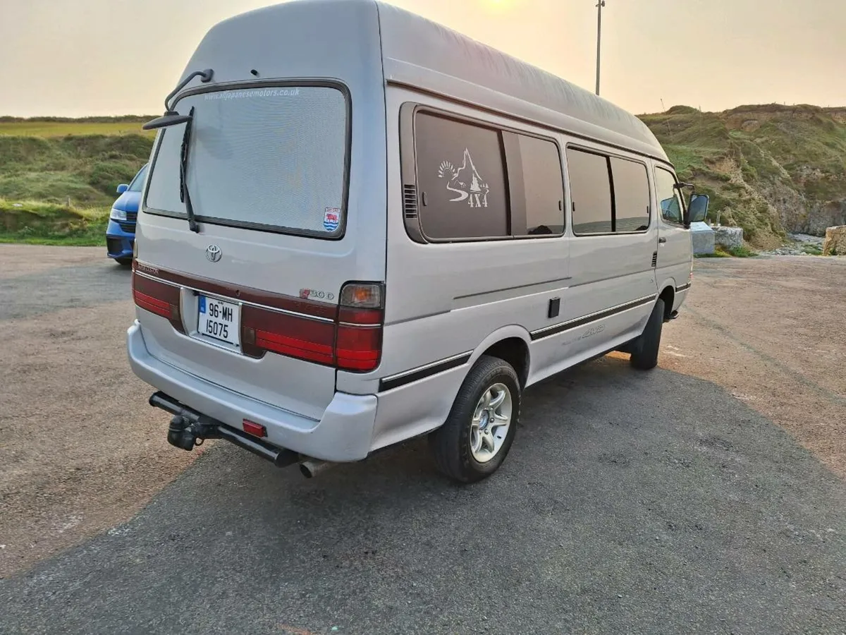 Toyota Hiace Supercustom - Image 4