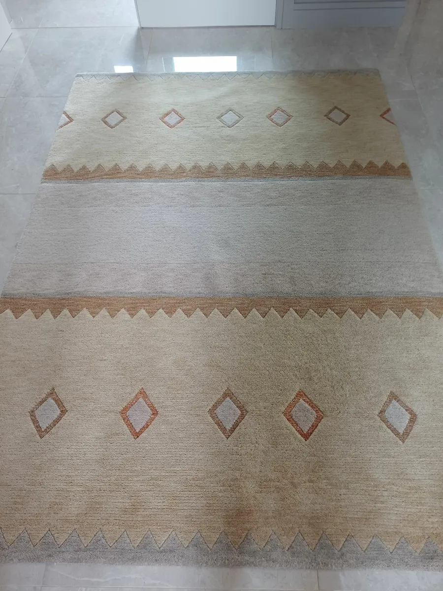 Large Rug - Image 1