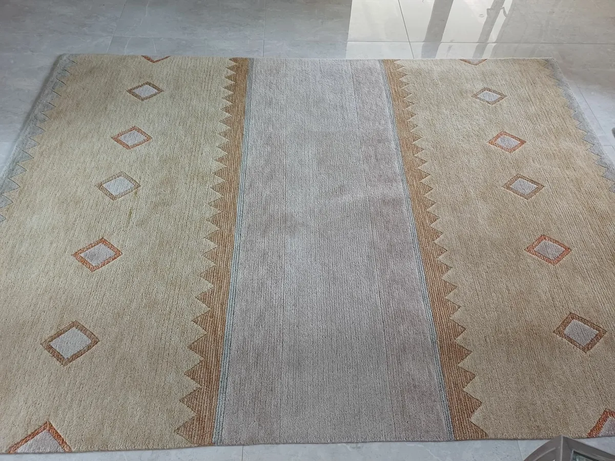 Large Rug - Image 2