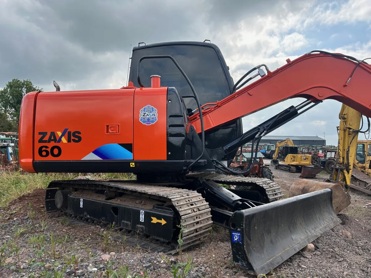 2014 Hitachi Zaxis 60 - Image 3