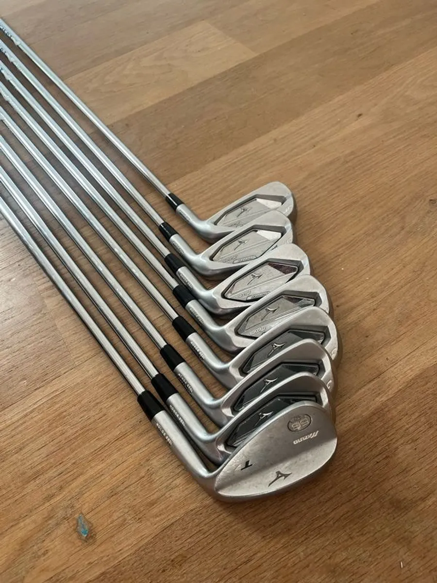 Mizuno JPX 900 irons 4-PW & 56 degree - Image 1