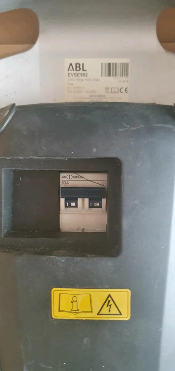 Wall mounted electric charger - Image 2