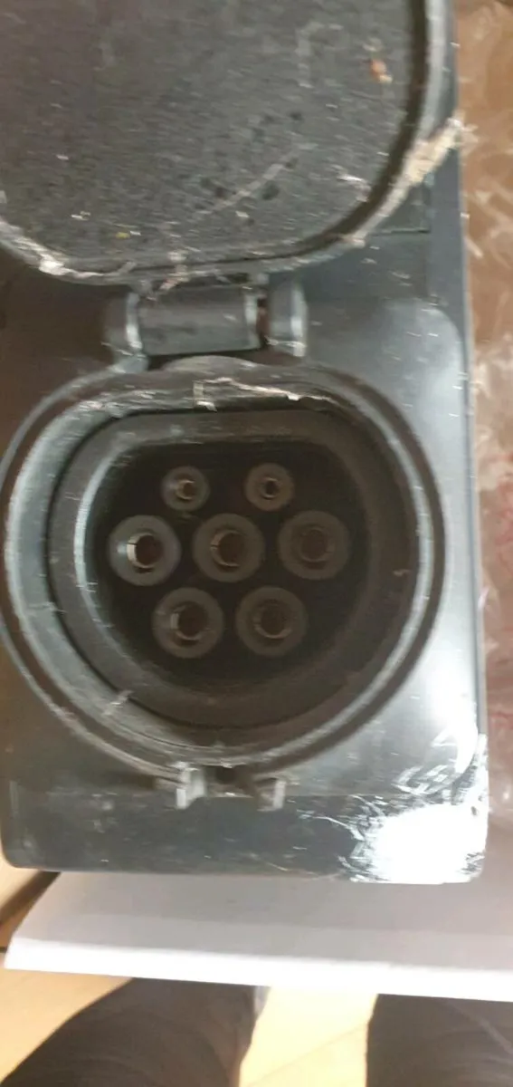 Wall mounted electric charger - Image 3