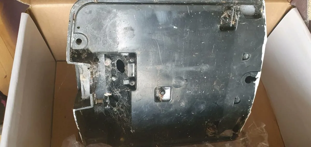 Wall mounted electric charger - Image 4