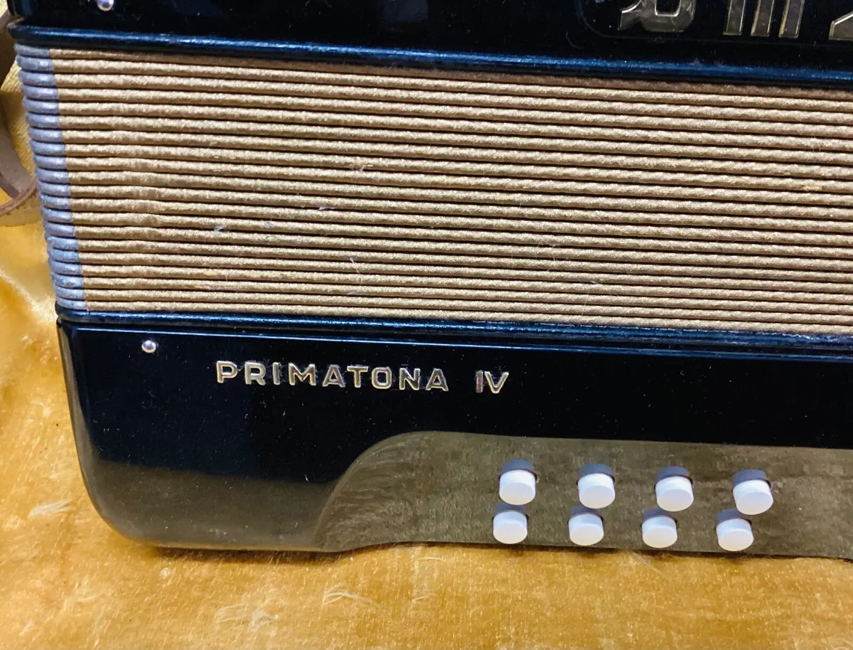 HOHNER D/D#  PRIMATONA IV 4 VOICE BUTTON ACCORDION - Image 2