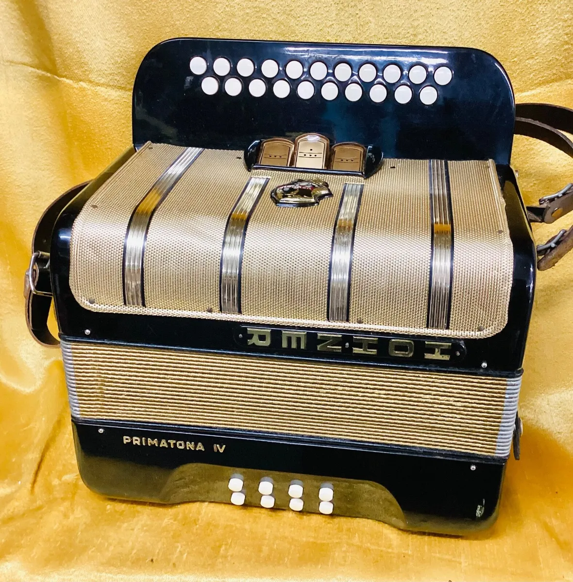 HOHNER D/D#  PRIMATONA IV 4 VOICE BUTTON ACCORDION - Image 1