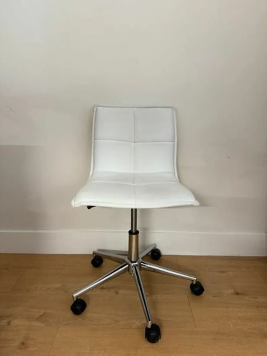 Office Chair - Image 1