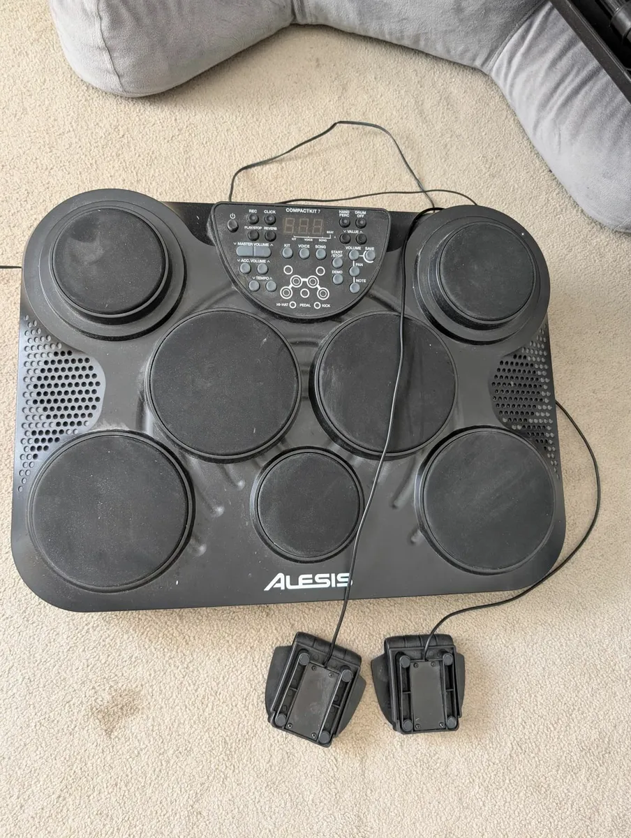 Alesis compactkit7