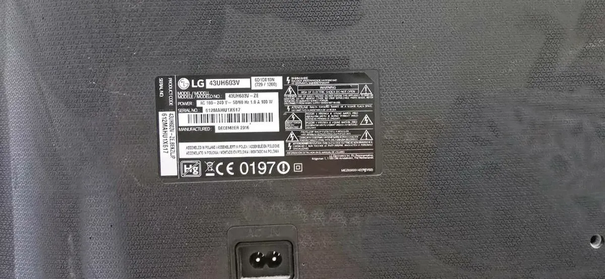 LG 43UH603V 43″ 4K TV – Broken Screen – For Parts - Image 4