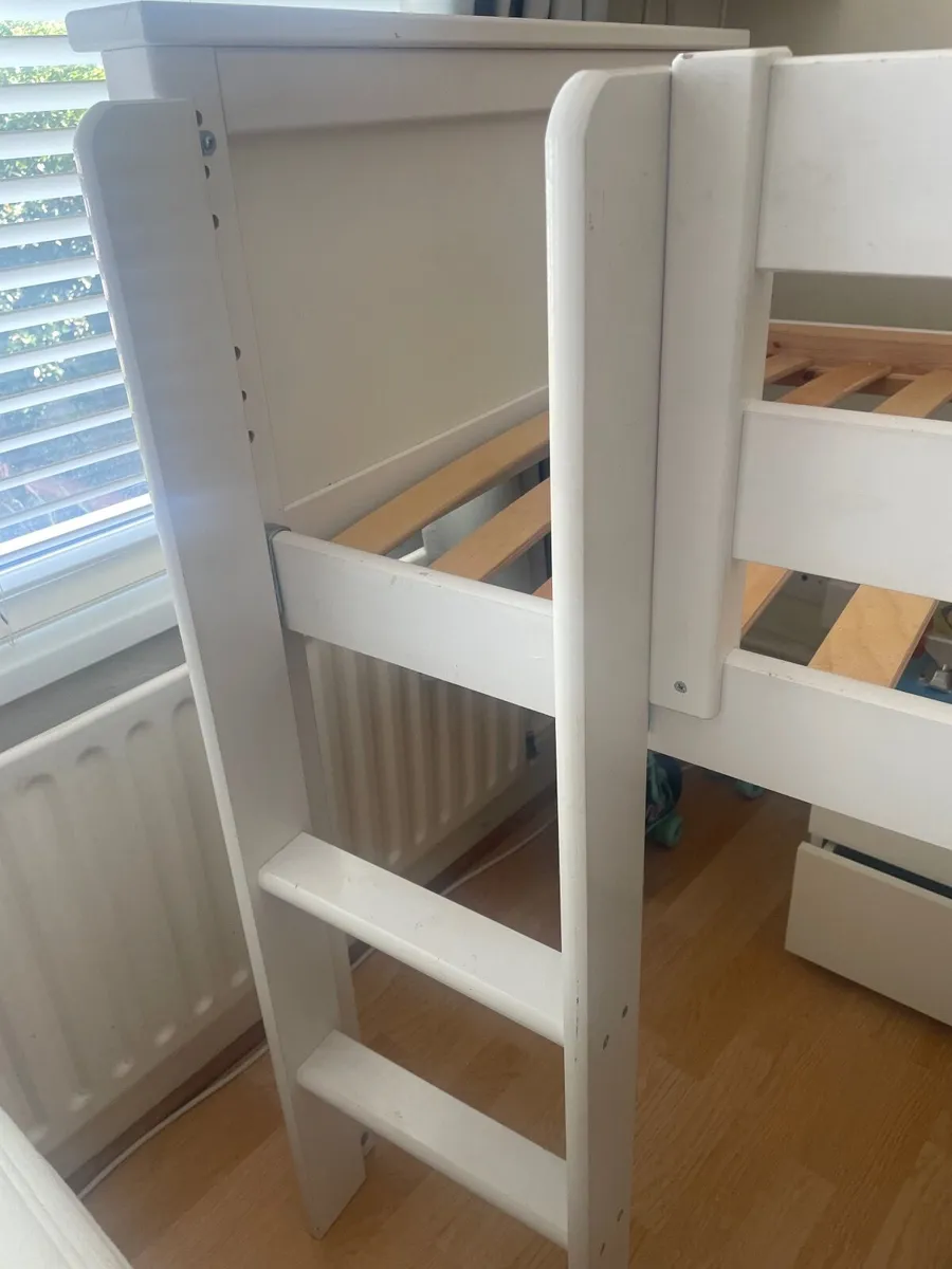 Bed - Image 2