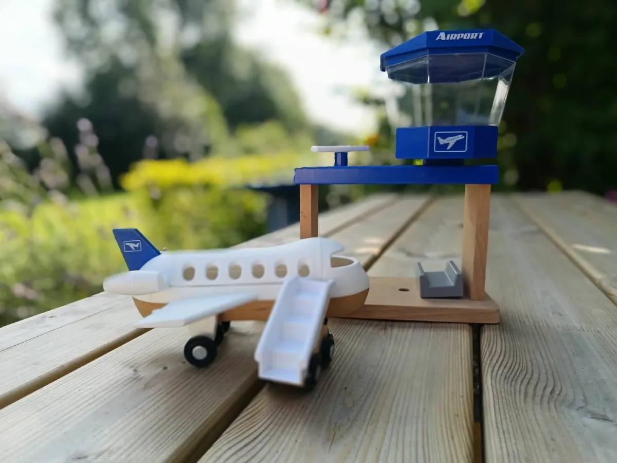 Wooden aeroplane and aiport - Image 3