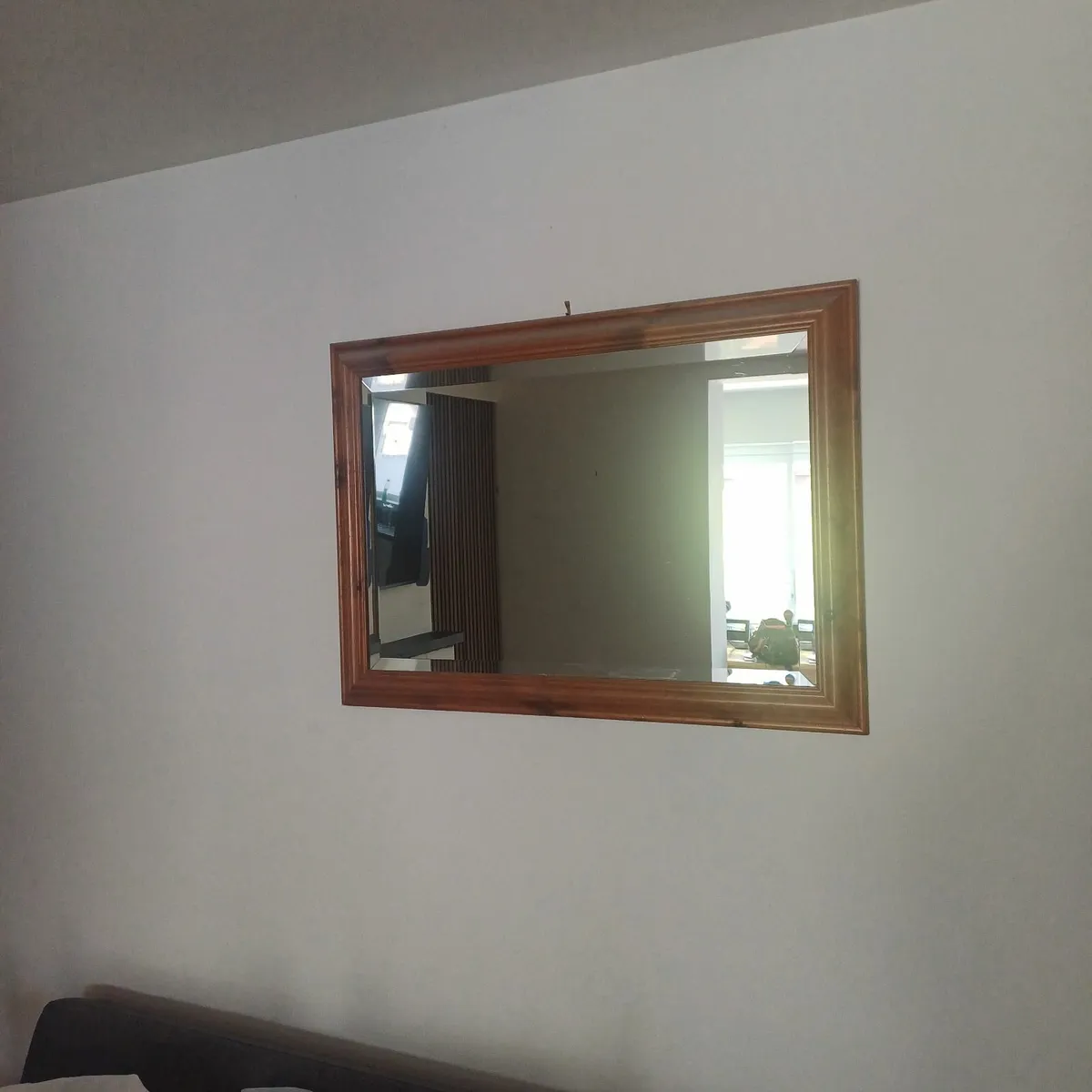 Wall mirror