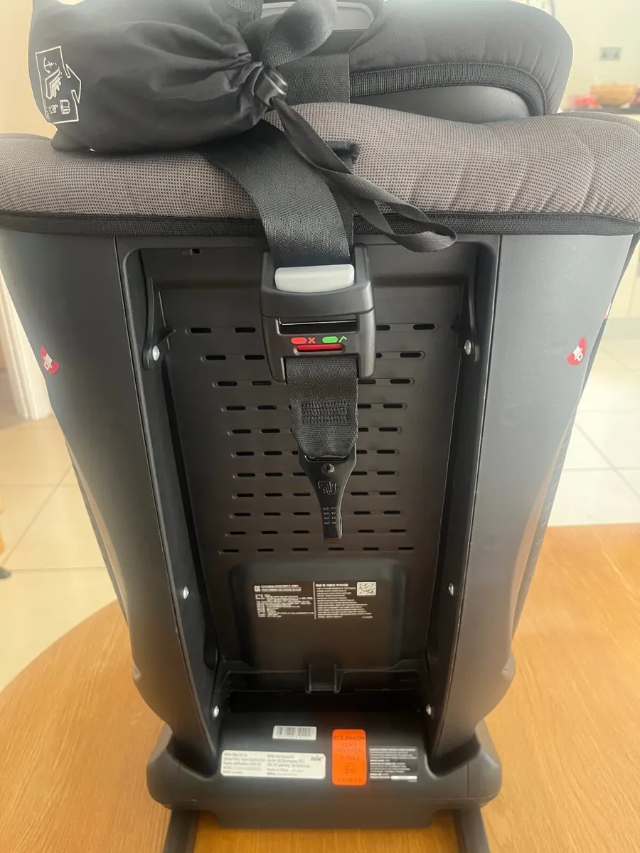 Car seat - Image 2