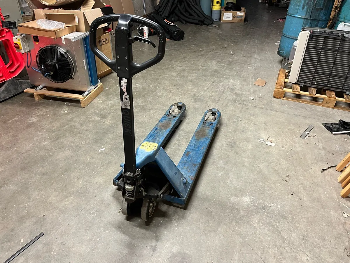 Pallet Truck - Image 1