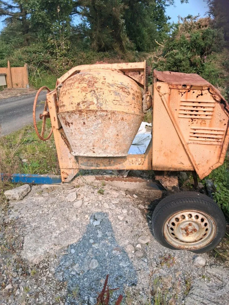 Cement mixer - Image 1