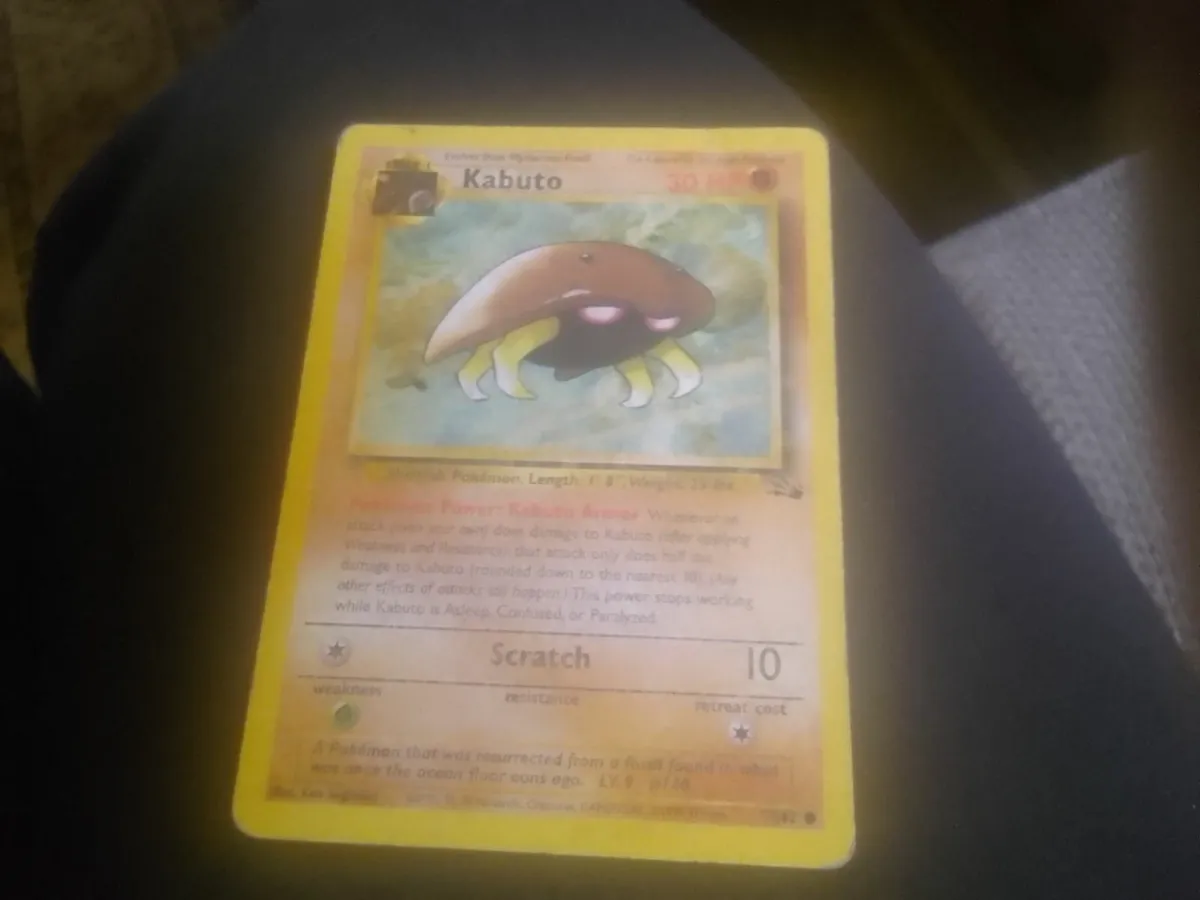 POKÉMON 1st edition KABUTO card - Image 1