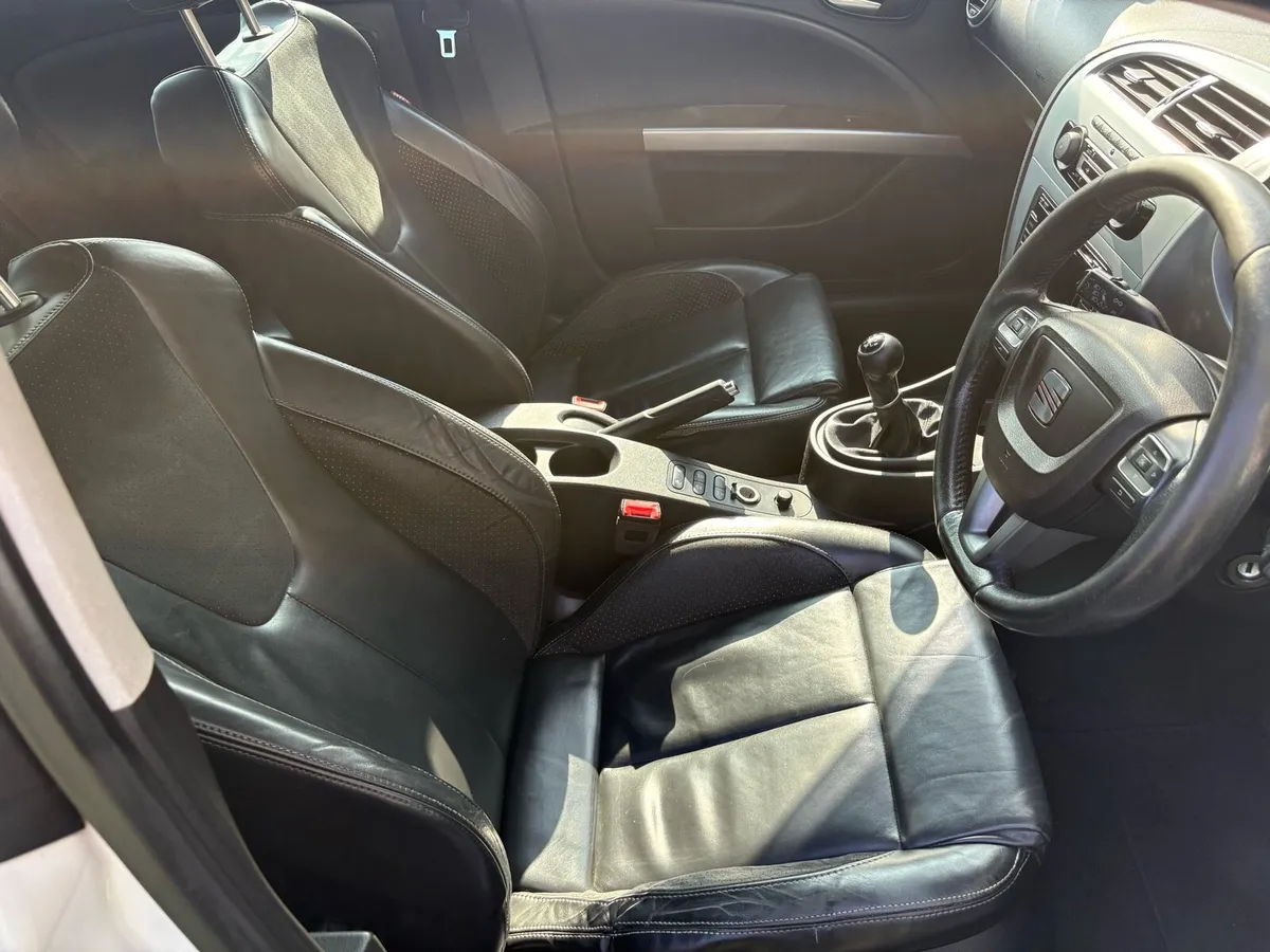 Seat Leon SE Copa 1.6 tdi 105bhp - Image 2