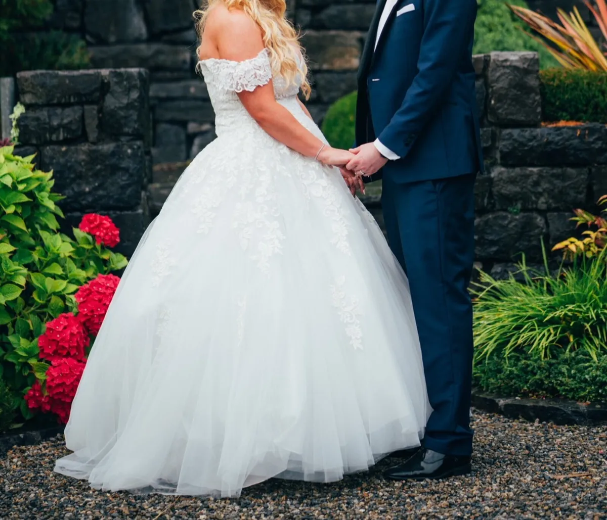 Wedding dress - Image 3