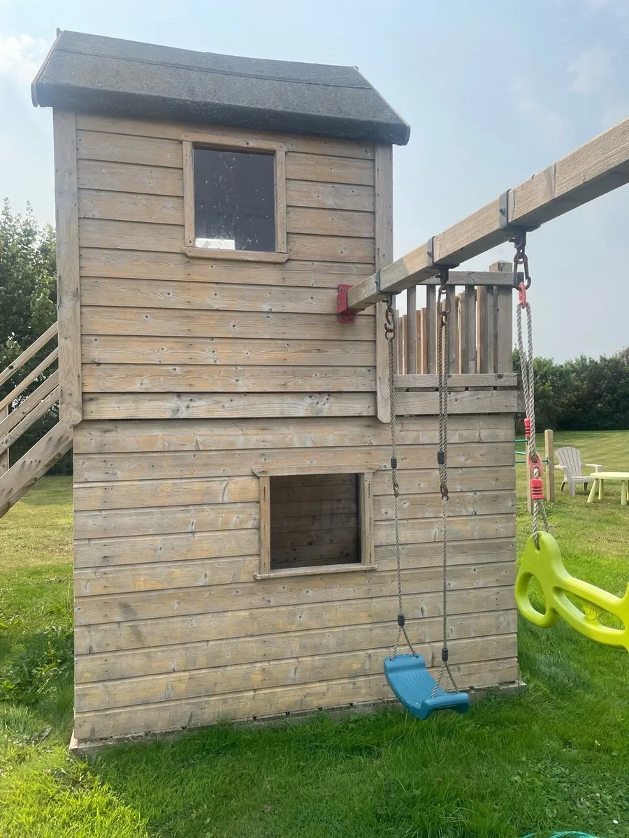 Playhouse and swing - Image 3
