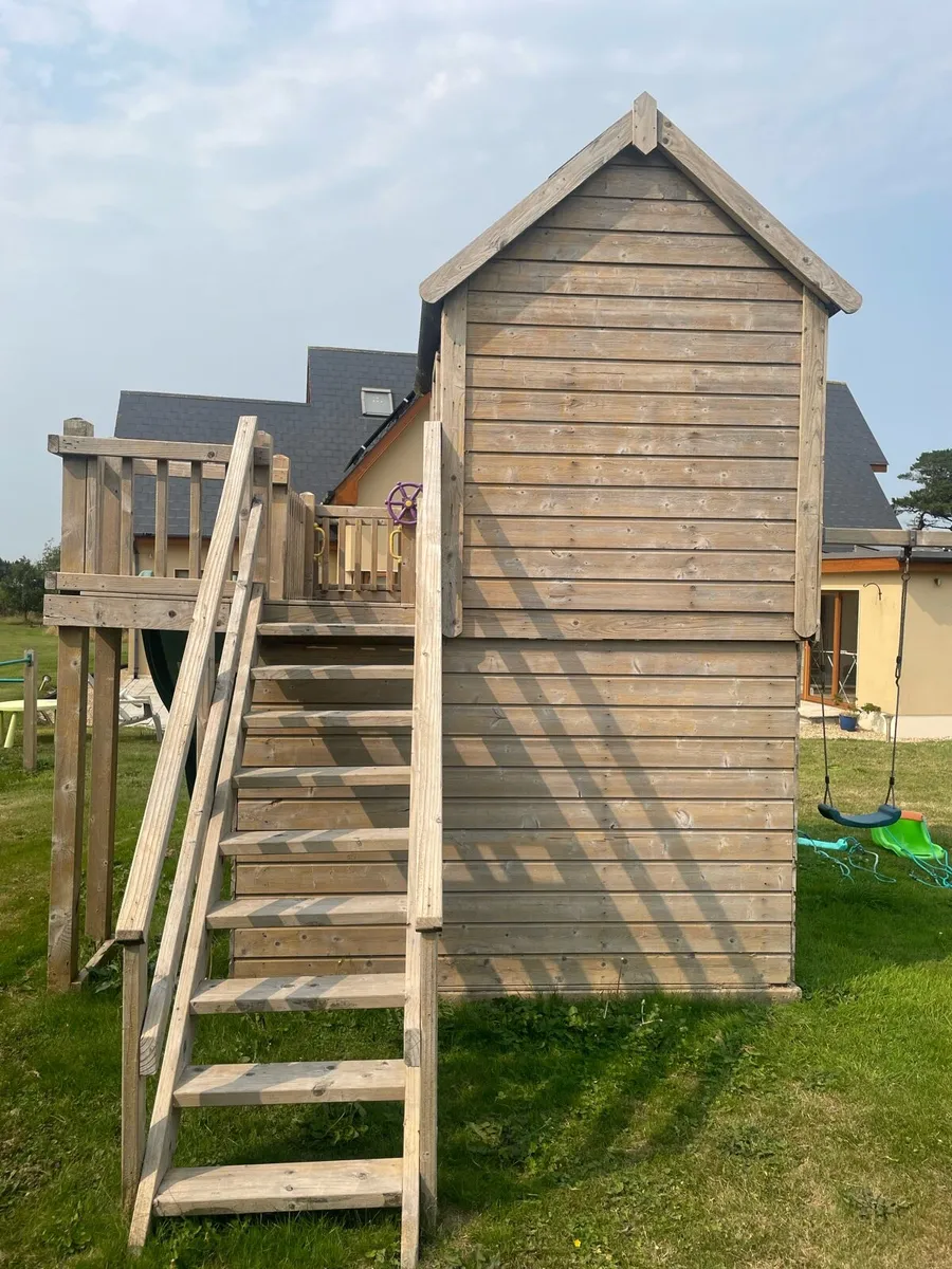 Playhouse and swing - Image 4