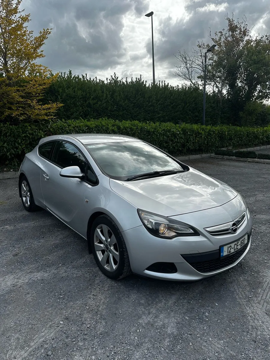 Opel Astra GTC 2012 1.7L Diesel - Image 1