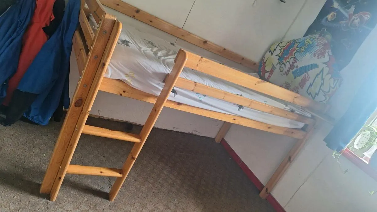 Moving house sale - Image 1
