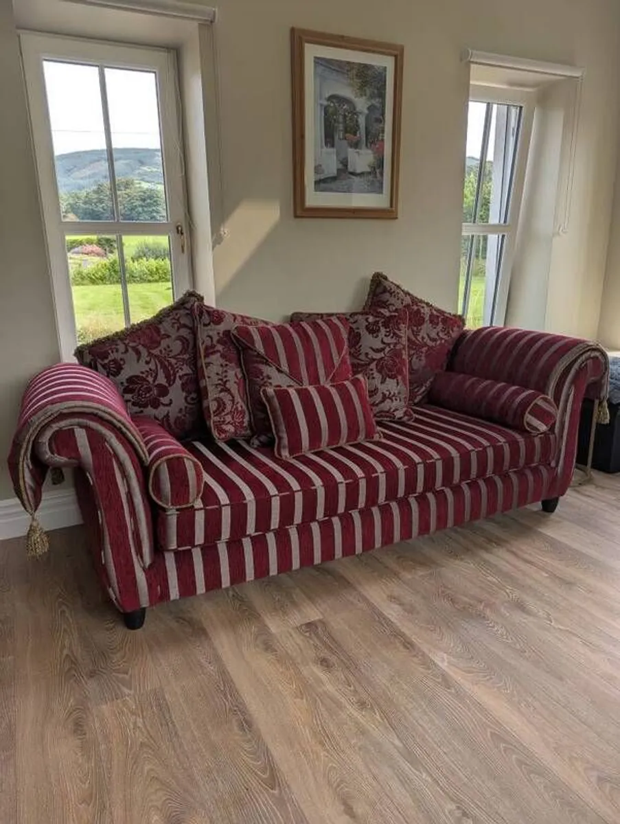 Finline Sofa - Image 1