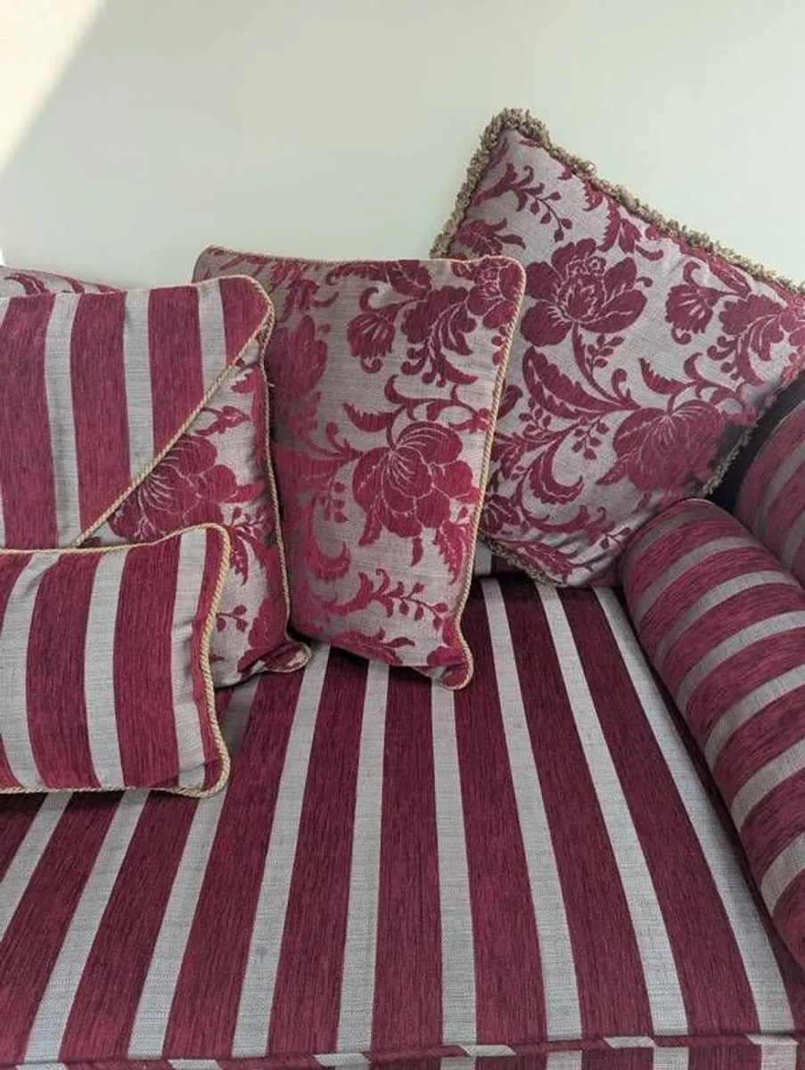 Finline Sofa - Image 2