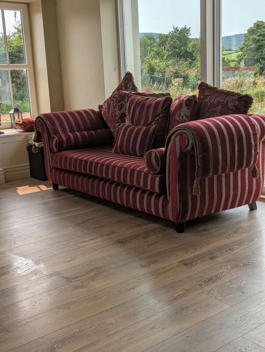 Finline Sofa - Image 3