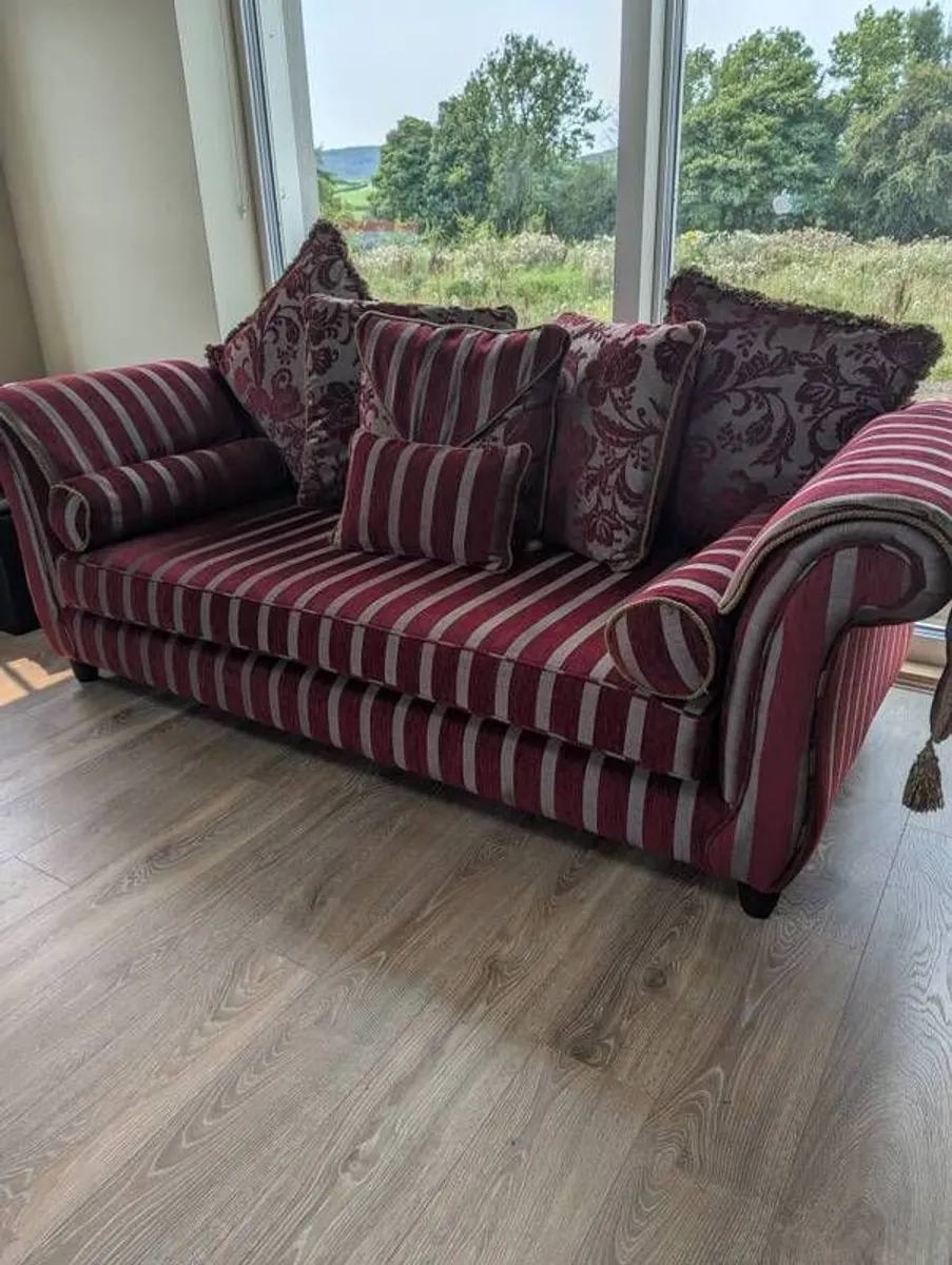Finline Sofa - Image 4