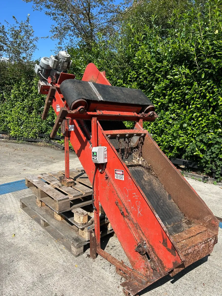 Conveyer with Magnet - Image 1