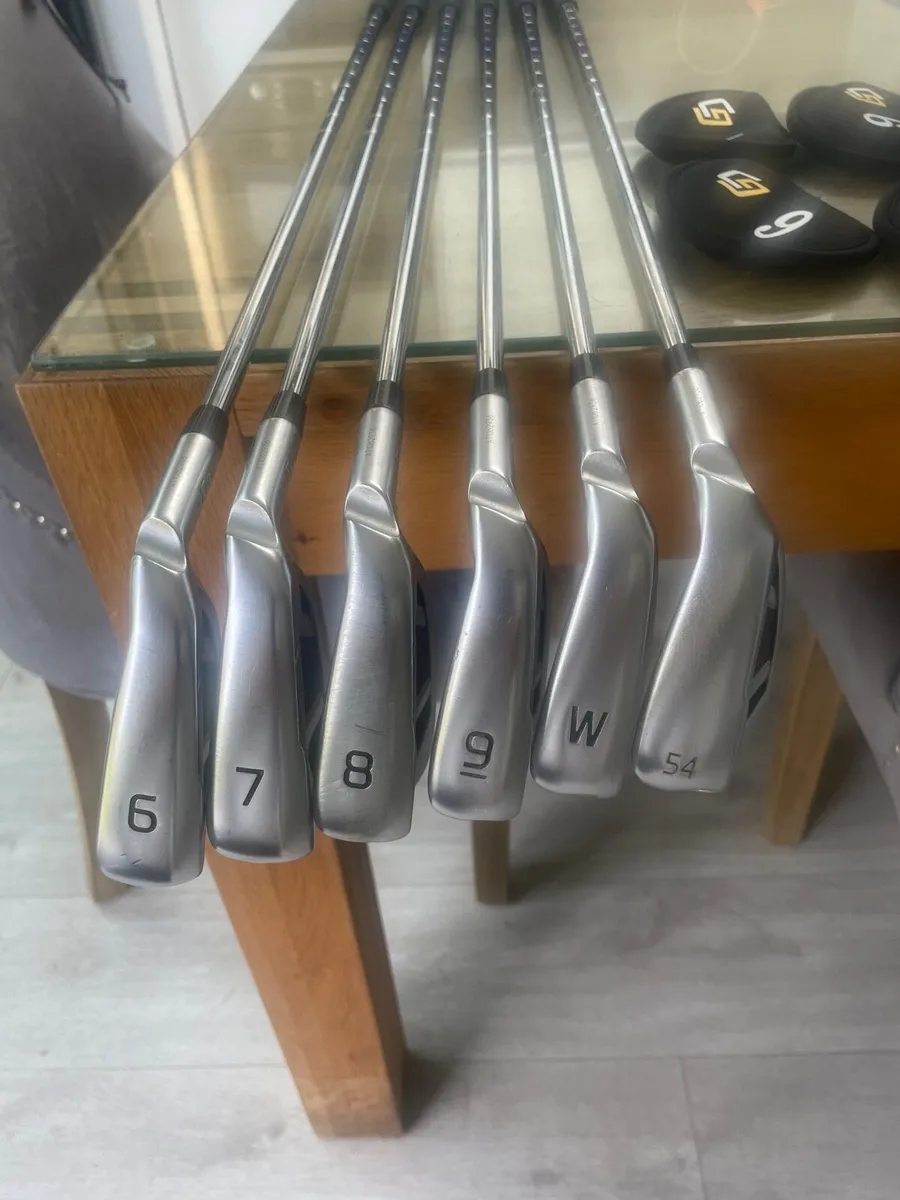 Ping 430 irons - Image 1