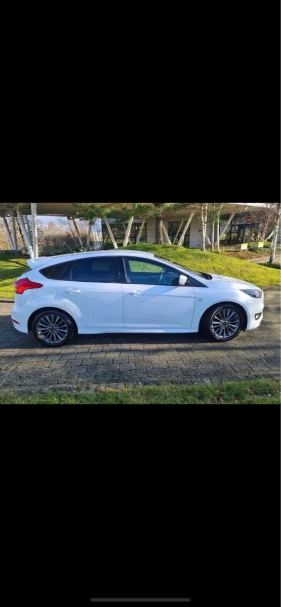 2018 Ford Focus ST-Line - Image 2