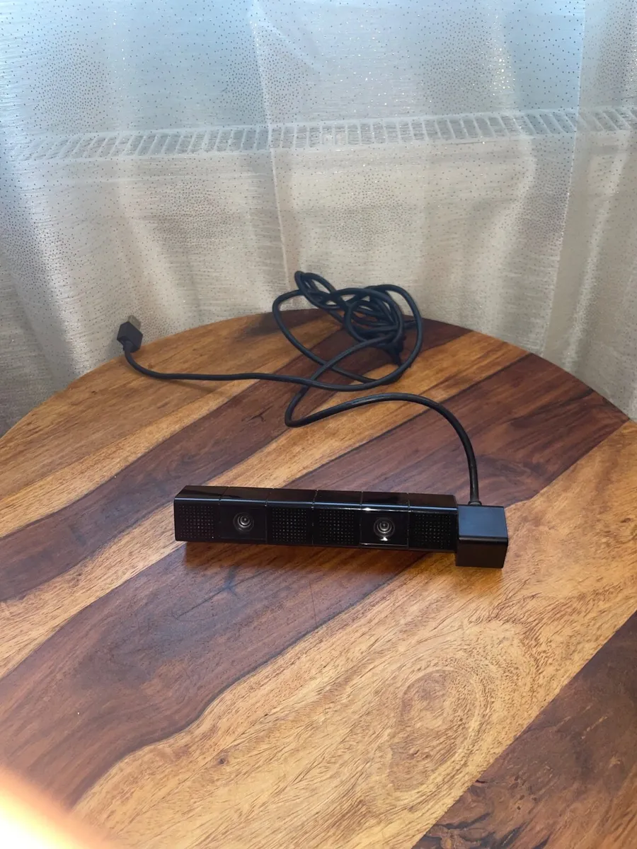 PS4 slim 500gb+turtle beach headset and ps4 camera - Image 3