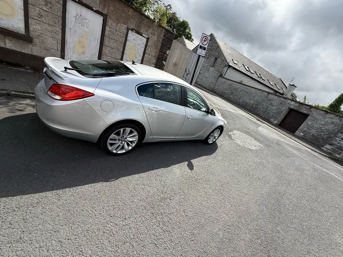 Insignia 2012 - Image 2