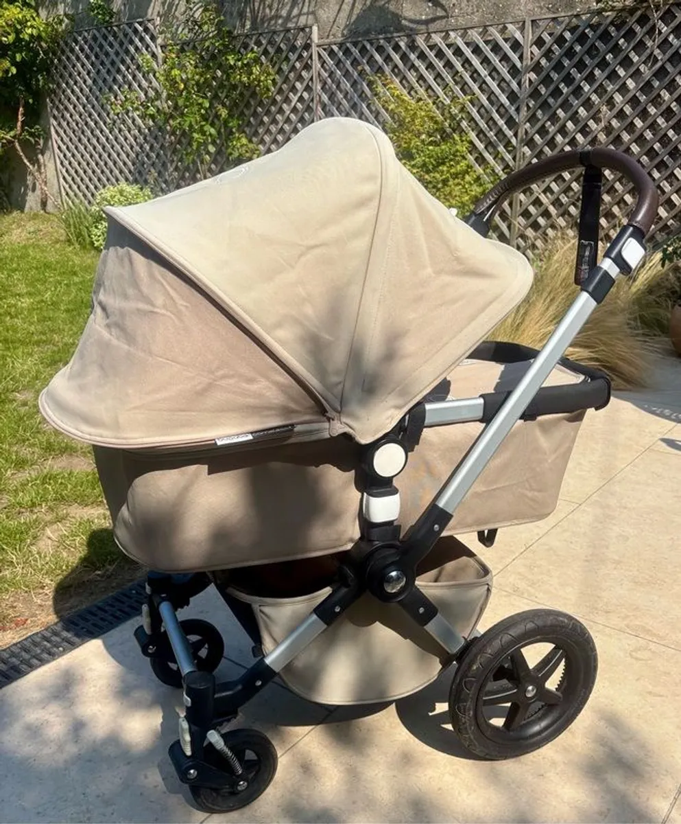 Bugaboo cameleon 3 Plus bassinet and seat stroller, two footmuffs included ( black & navy) - Image 1