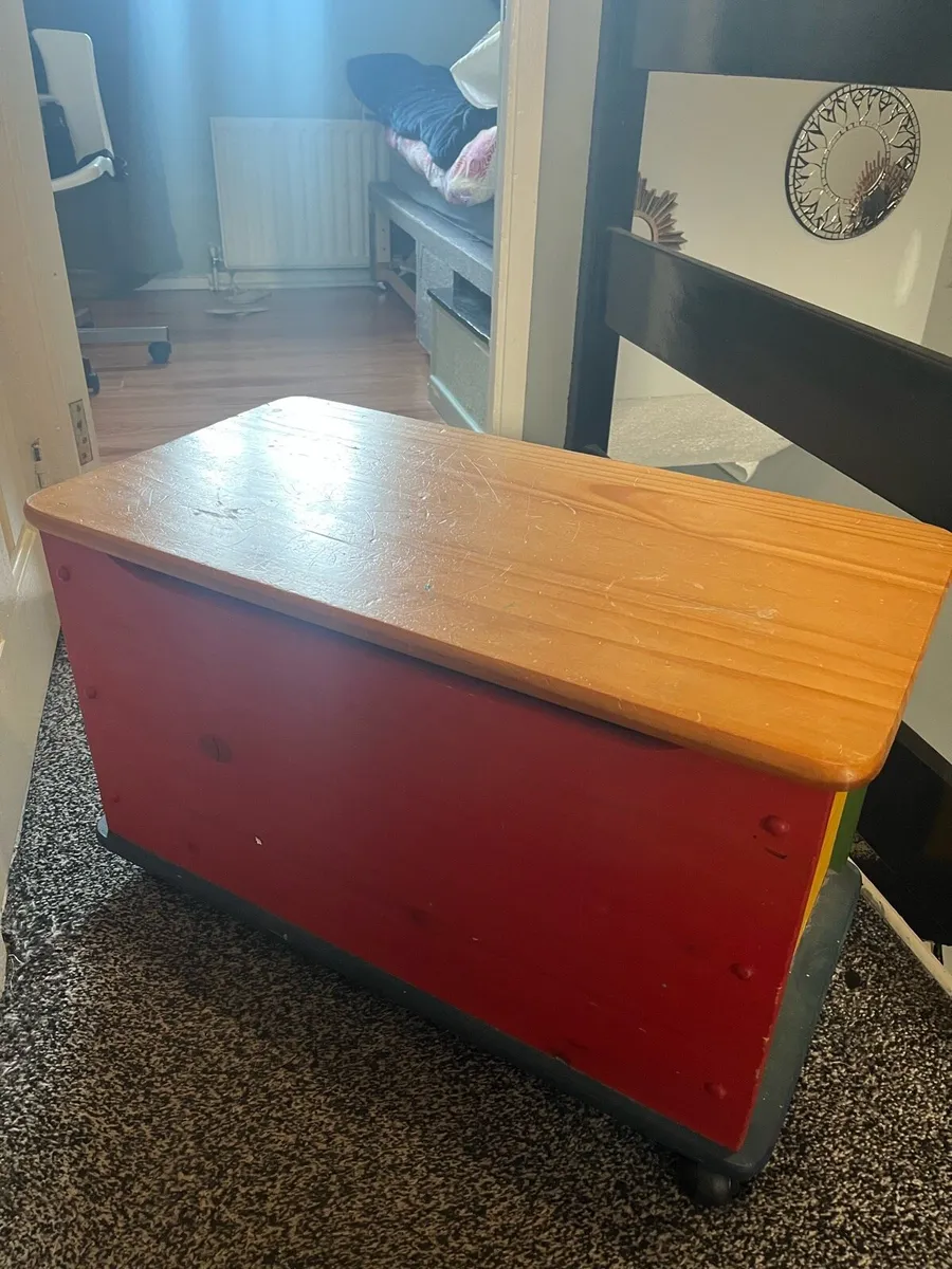 Chest - Image 1