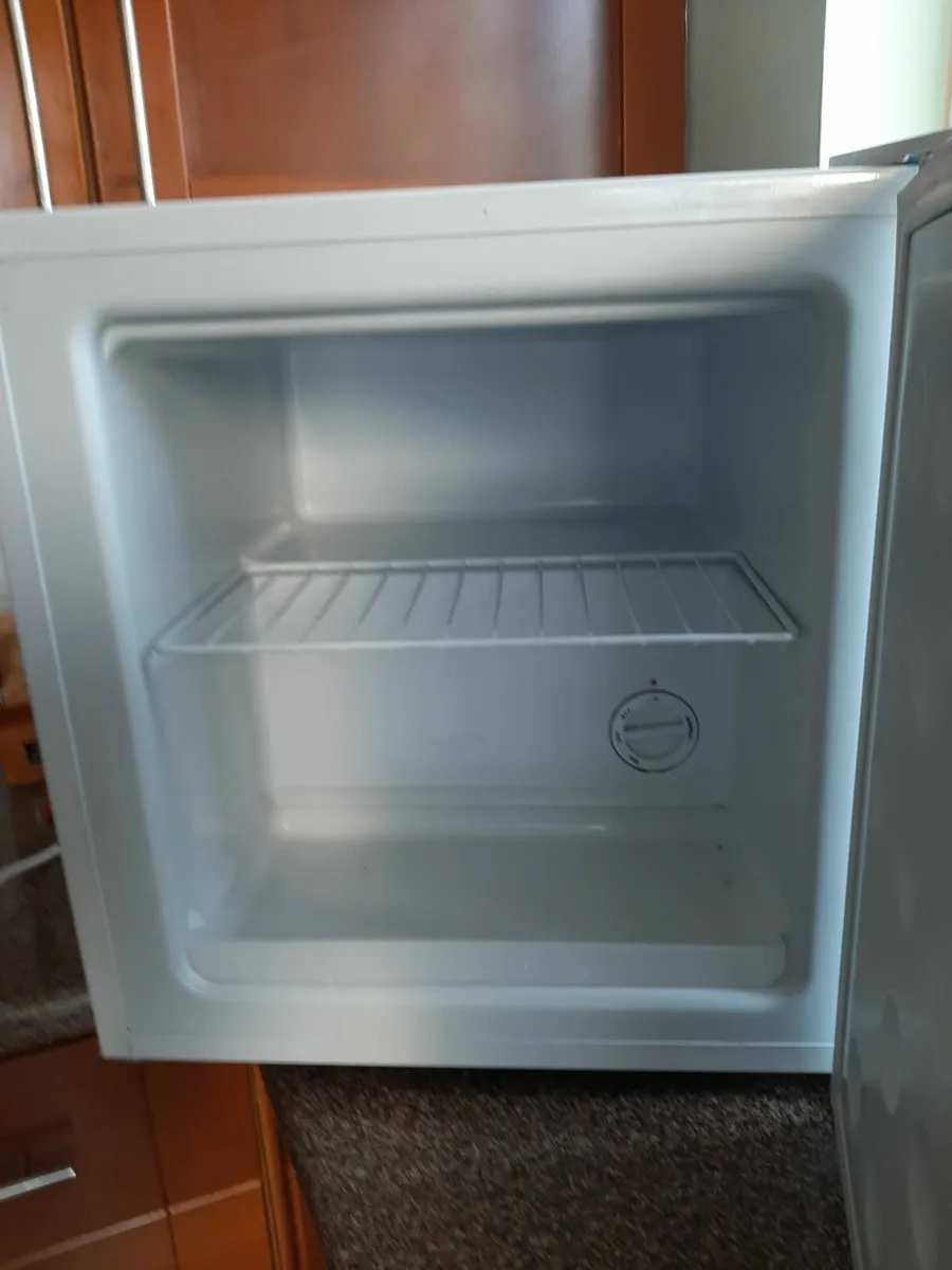 Small counter top freezer - Image 1
