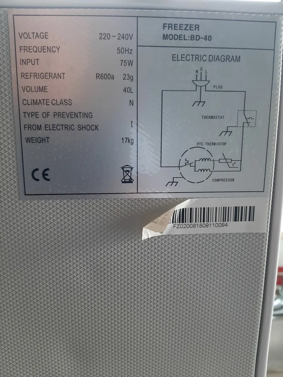 Small counter top freezer - Image 4